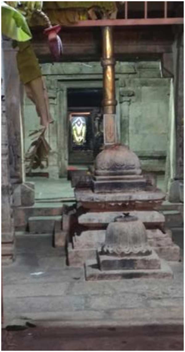 The Siva Temple ( 1km before Bandipur Gate) 