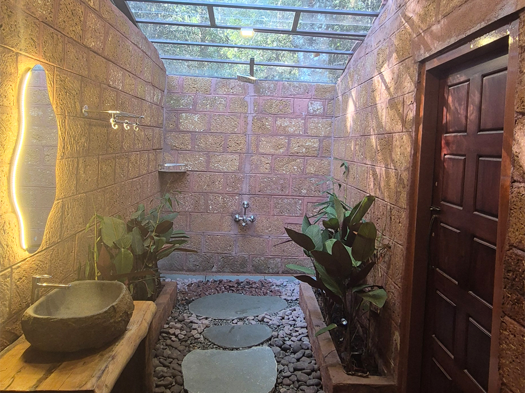 Mud Cottage – Earthy. Elegant. Immersed in Nature.